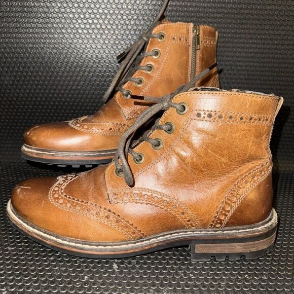 CREVO Chukka Ankle Boots Brown Leather SPEAK EASIER Oxford Wingtip Mens Size 8.5 - Picture 1 of 8